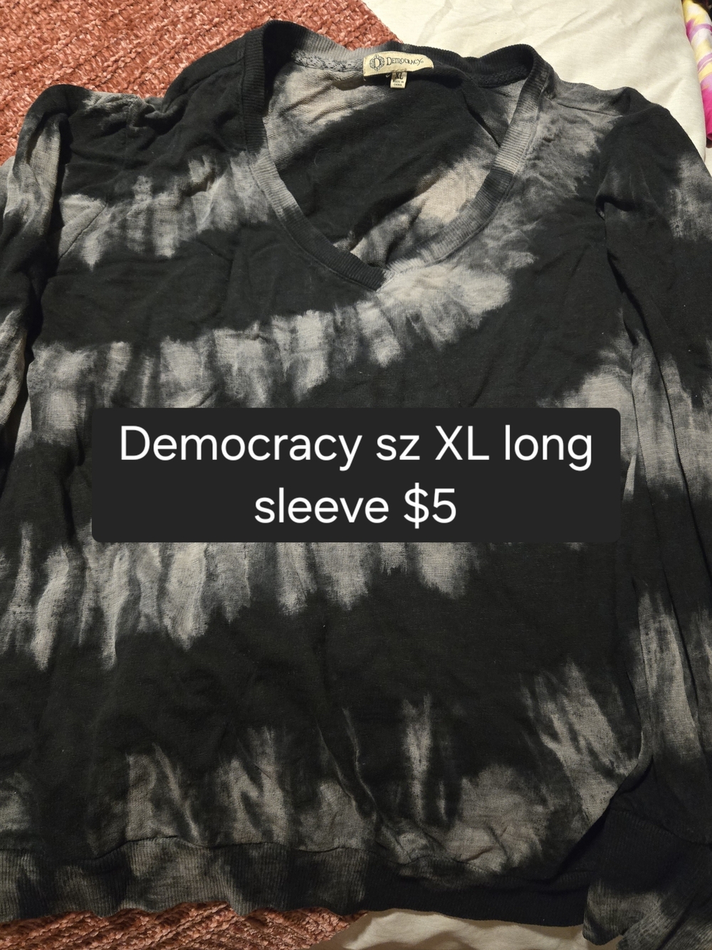 Democracy Black & Gray Tie-Dye V-Neck Long Sleeve Top
